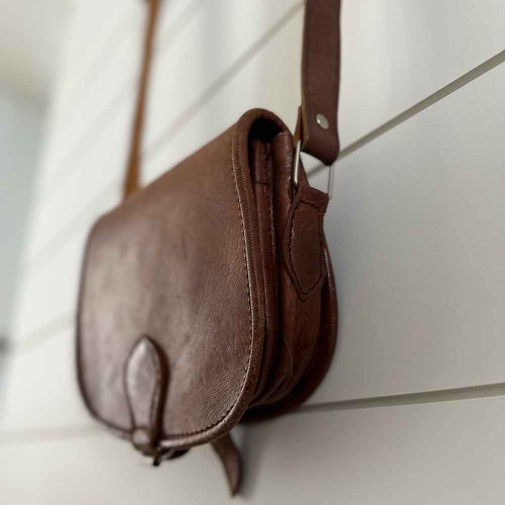 Elegant Brown Crossbody Bag